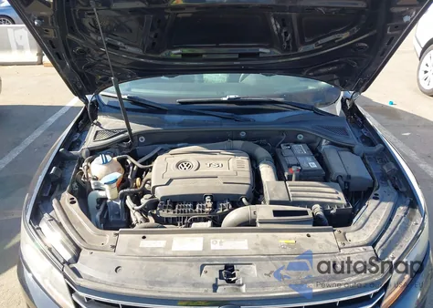 2017 Volkswagen Passat 1.8T S из США, поврежденный, VIN 1VWAT7A33HC085484